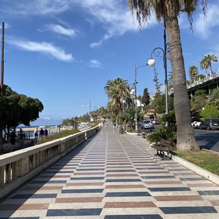 Liguria, turismo da record nel 2025: quasi 21 milioni di presenze. Bucci e Lombardi: “Crescita diffusa, strategia vincente”