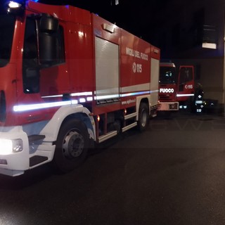 Camporosso: incidente in corso Repubblica, finisce con l'auto sul fianco. 30enne in ospedale