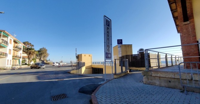 Ospedaletti, nuove regole per il parcheggio coperto “Comparto Uno”: abbonamenti, orari e sanzioni