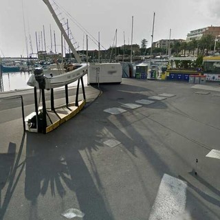 Aggressione a clochard in piazzale Vesco, un lettore: “La videosorveglianza registra i crimini, ma non li previene”