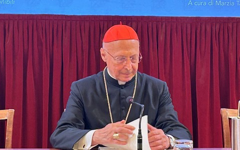 Ventimiglia, il cardinale Angelo Bagnasco ospite d'eccezione a “La stampa va in biblioteca” (Foto)