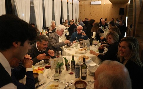 Sanremo - Villaggio dei Fiori: un viaggio tra storia e gastronomia con la Bagna Cauda e lo storytelling del giornalista Claudio Porchia (Foto)