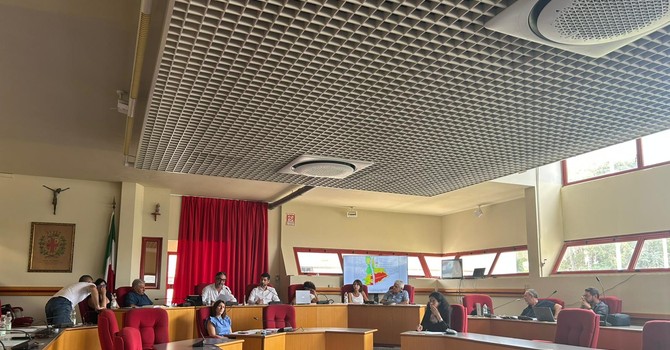 Taggia, consiglio rovente sul ponte: Conio &quot;Nessun segreto, va demolito&quot;. La minoranza attacca e la passerella divide l’aula