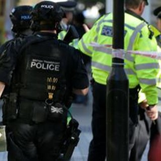 Londra, una persona accoltellata sul ponte di Westminster