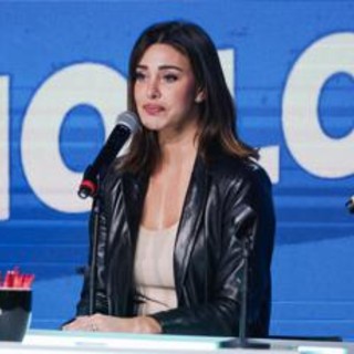 Belen, le foto di Luna Marì diventano un caso: la polemica sullo 'sharenting'